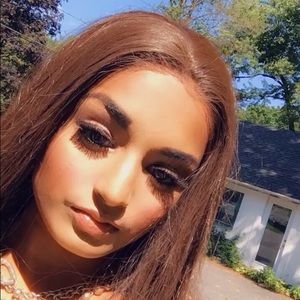 Meet your Posher, Selena